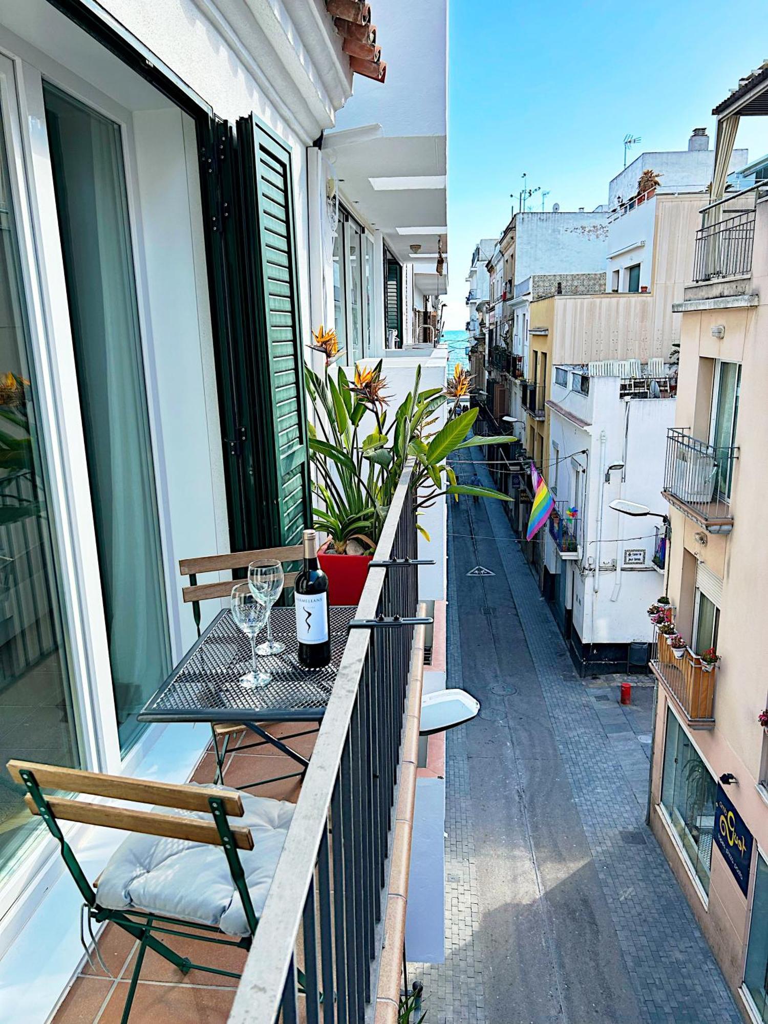Abbott Apartment - 1 Min From The Beach - 100M2 - Sleeps 8 Sitges Exterior photo
